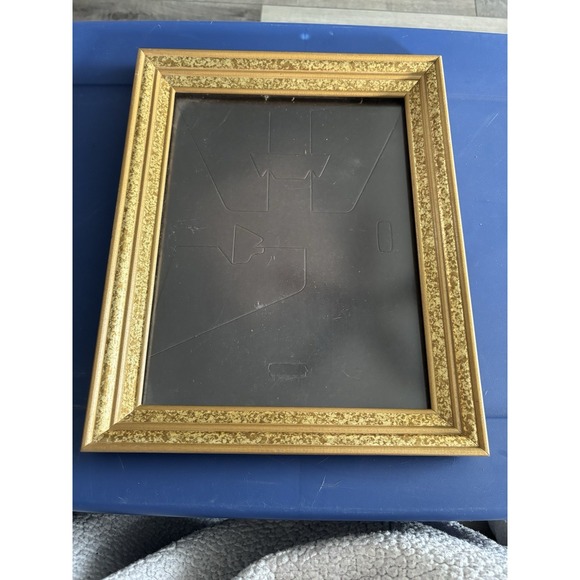 Vintage Photo Frame With Plastic Photo Cover Insert - Picture 2 of 6